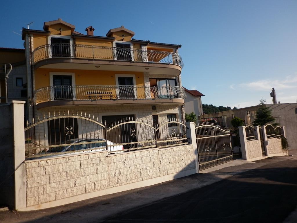 Apartments Ivona 2 Trogir Exterior foto